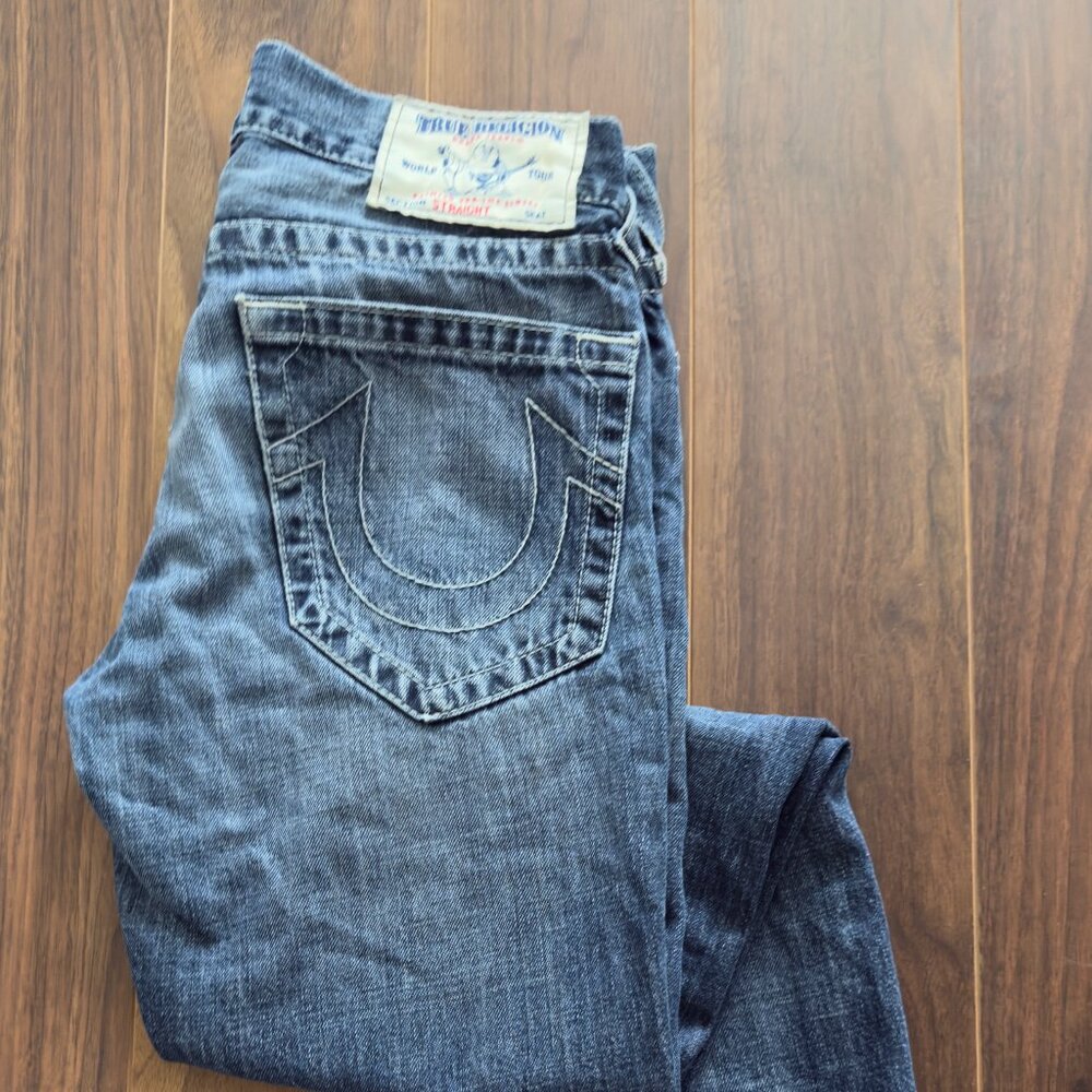 True Religion Denim Jeans Mens Waist 30 x 33.5 long Blue Distressed USA STRAIGHT